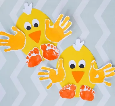 A gyerekek kézműves Húsvétra (Easter, hogy egy csirke) A gyerekek kézműves Húsvétra