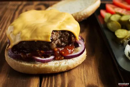 Házi hamburger recept fotókkal, hogyan lehet egy hamburgert otthon (recept) Házi hamburger recept fotókkal, hogyan lehet egy hamburgert otthon