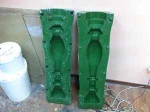 Formák beton tömb kezével