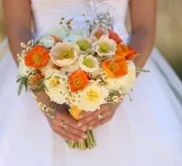 Elegáns csokrok százszorszépek elegáns egyszerűség a kép