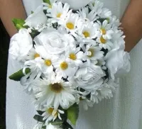 Elegáns csokrok százszorszépek elegáns egyszerűség a kép
