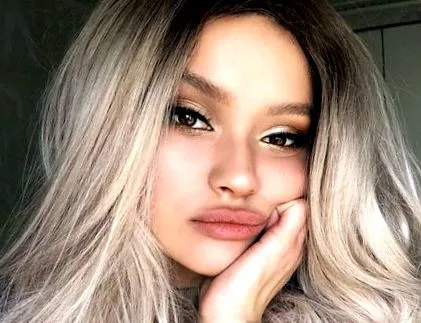 Andreea Raicu sminkhiba