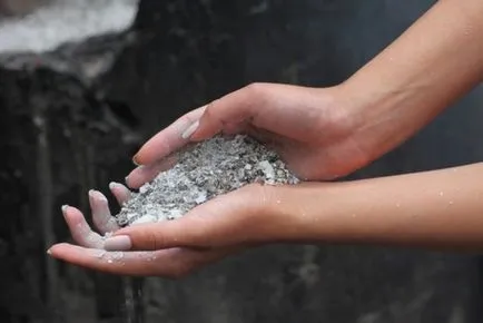 Ahogy sántít, mint a talaj a kertben, tavasszal, nyáron, ősszel