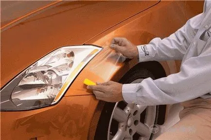 Hogyan kell alkalmazni a folyékony üveg az autó előnyeit és hátrányait az ilyen lefedettség (auto) Hogyan kell alkalmazni a folyékony üveg az autó a előnyeiről és hátrányairól ilyen bevonat