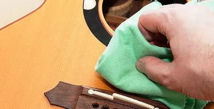 Hogyan módosítható a húrok akusztikus gitár (vonósok) Hogyan módosítható a húrok akusztikus gitár