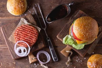 Hogyan kell főzni a tökéletes hamburger 10 éles csúcsok (fok perces) Hogyan kell főzni a tökéletes hamburger 10 jó ötletet