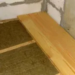 Hogyan kell helyesen helyettesíti a fa padló a lakásban, részletes utasításokat