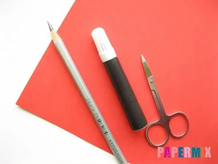 Hogyan készítsünk egy pók ember maszk papír szakaszokban