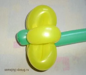 Hogyan készítsünk egy virágot a ballon
