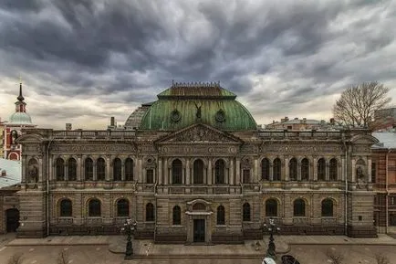 Hogyan válhat egy divattervező és egy listát a főiskolák észrevételek
