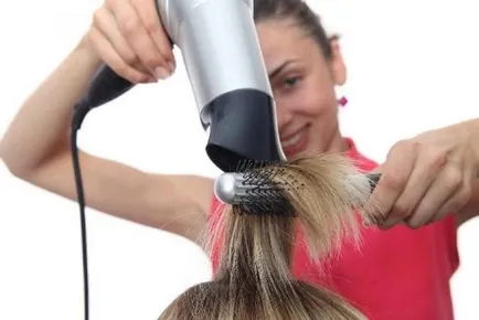 Hogyan kiegyenesedik a haj, keratin kiegyenesítése otthon (hogyan egyenesbe hajkiegyenesítő Keratin otthon előnye hátránya érdekel fésű utjuzhkom brazil kémiai) Hogyan kiegyenesedik a haj, keratin egyengető otthon