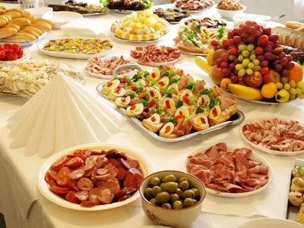 Hogyan helyezkedjenek el szépen levágja (gyümölcs) Hogyan helyezkedjenek el szépen szeletelt