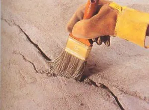 Hogyan zárjuk le a repedés a falon, javítsa a saját kezét