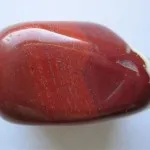 Jasper stone, mágikus tulajdonságokkal, fotók, színes (piros, zöld, véres, fehér)