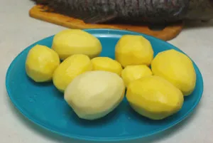 Carp sült burgonyával