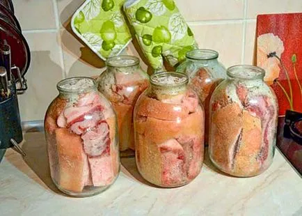 Hogyan pácolást szalonnát a sós otthon finom és gyors (zsír) Hogyan pácolást otthon szalonna sós finom és gyors