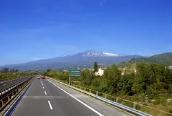 Catania, Olaszország - útmutató, ahol maradni, és inkább a (lovas) Catania, Olaszország - útmutató, ahol maradni, és inkább a