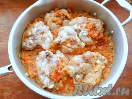 Csirke párolt mártásban - recept fotókkal