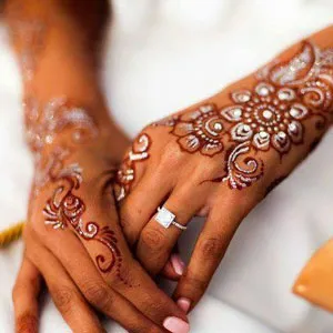 Mehendi otthon - hogyan kell egy ideiglenes henna tetoválás (fotó)