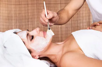 Mandula peeling mandulasav, a hatékonyság a kezelés, ellenjavallatok
