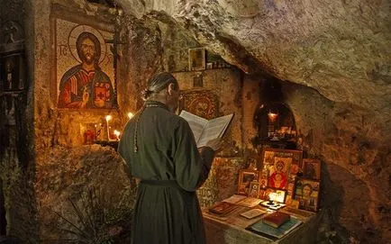 Ima őrizetbe gonosz vén Pansofiya Afonskogo - sorokasilny Ward (Pansophia) Evil őrizetbe Ima Idős Pansofiya Afonskogo - sorokasilny Ward
