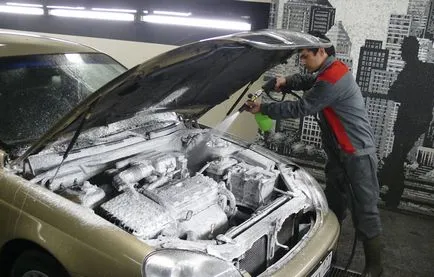 motor mosása