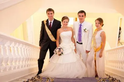 Meg lehet házas, hogy tanúi az esküvőn vagy elvált, vagy szerelmes pár