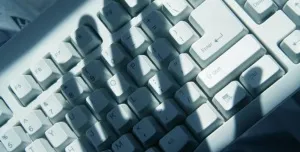 Sértés az interneten - egy cikk a Btk, a büntetés és hol tehet panaszt 2017-ben (sértés az interneten, hogy egy közéleti személyiség büntetés hol tehet panaszt 282 Magyarországon 2017-ig) Sértés az interneten - egy cikk a Btk, a büntetés és hol tehet panaszt 2017-ben