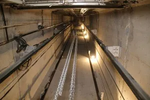 Fizetés a lift egy bérház a törvény