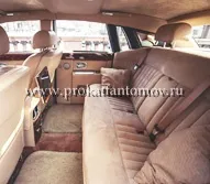 Bérleti Rolls-Royce Phantom, kiadó egy Rolls Royce sofőrrel Moszkvában egy esküvő