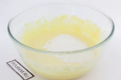 Egyszerű torta otthon - lépésről lépésre recept, hogyan kell főzni fotókkal