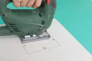 Vágjuk a gipszkarton kezükkel népszerű módszerek - maga a munka, ne legyen lusta!