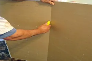 Vágjuk a gipszkarton kezükkel népszerű módszerek - maga a munka, ne legyen lusta!