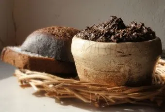 A recept egy maszk készült rozskenyér, a felhasznált összetevők