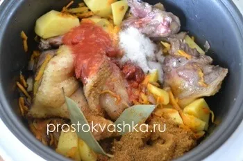 Párolt kacsa burgonyával multivarka - egy egyszerű recept a fotó