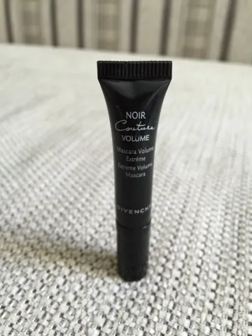 Mascara noir couture hangerő Givenchy -, fényképek és ár