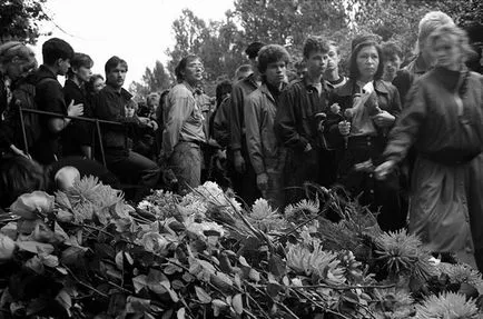 Viktor Tsoi - életrajz, a személyes élet, fotók, albumok, a halál és a legfrissebb hírek