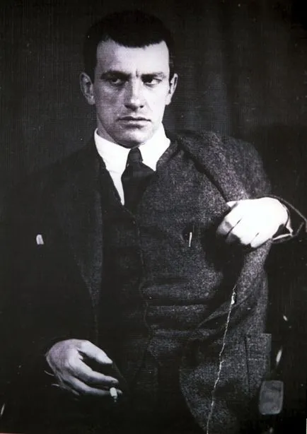 Vladimir Mayakovsky 5 tényeket az élet a költő a forradalom, kérdés-válasz, érveket és tényeket (Majakovszkij) Vladimir Mayakovsky 5 tényeket az élet a költő a forradalom, kérdés-válasz, érveket és tényeket