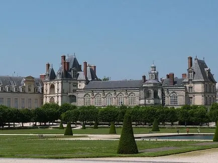 Ahogy francia palotában Ahogy francia palotában