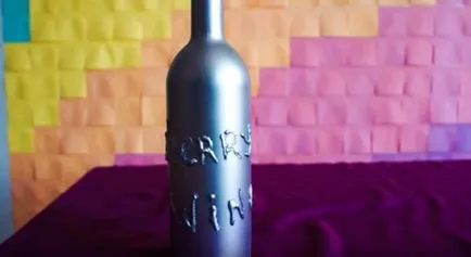 A design az üveg kezével A design az üveg kezével