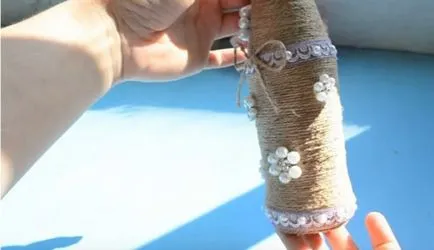 A design az üveg kezével A design az üveg kezével