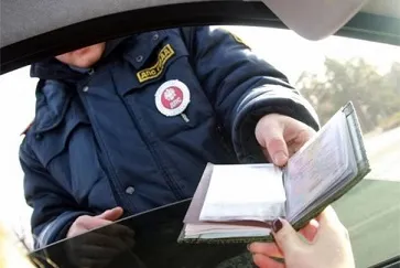 Mit kell, hogy a forgalom rendőrfelügyelő Mit kell, hogy a forgalom rendőrfelügyelő