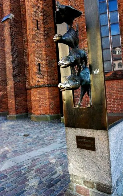 квітень