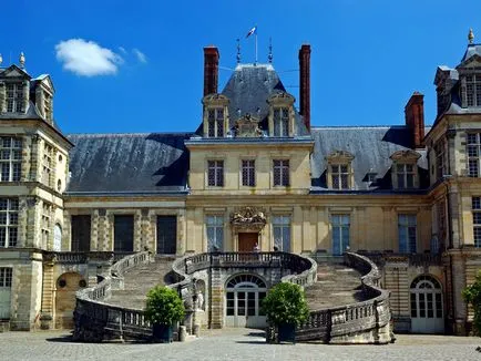 Ahogy francia palotában