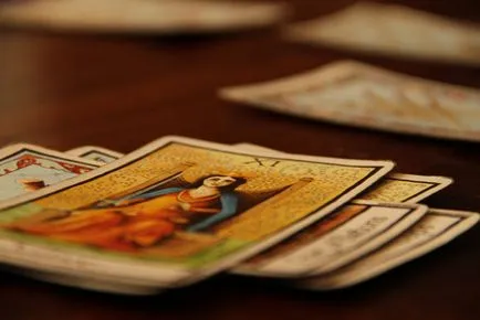 Hogyan lehet megtanulni kitalálni a Tarot