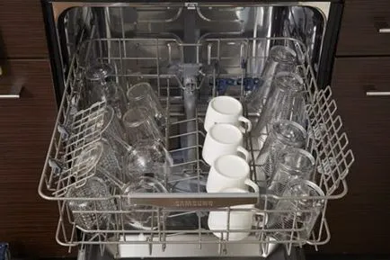 Hogyan kell betölteni az edényeket a gépbe