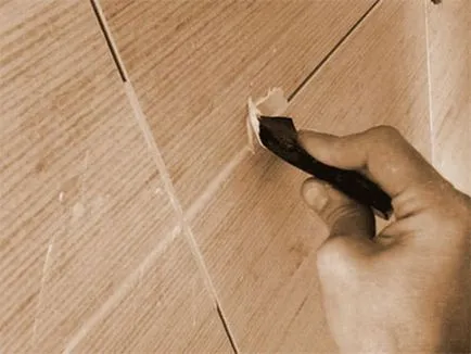 Amint felülírják a varratok között a csempe Amint felülírják a varratok között a csempe