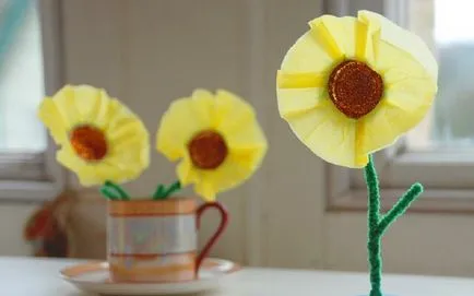 Mivel a műanyag palackok, hogy virág Mivel a műanyag palackok, hogy virág
