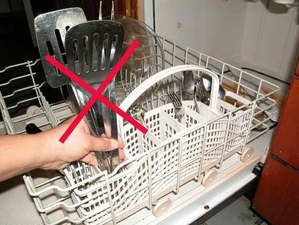 Hogyan kell betölteni az edényeket a gépbe