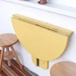 Összecsukható asztal kezével Összecsukható asztal kezével